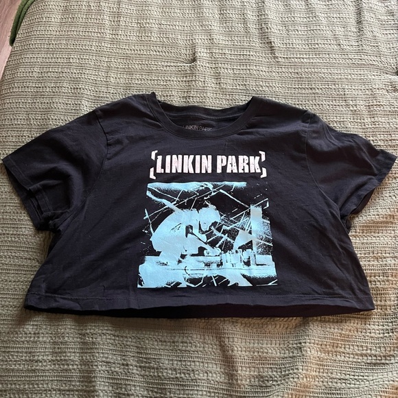 Plus Size Hot Topic Linkin Park 3XL Black and Blue Crop Top - Picture 1 of 2